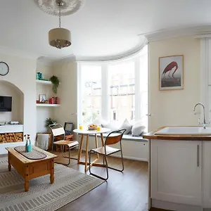  Apartment Host & - Marine Sands United Kingdom