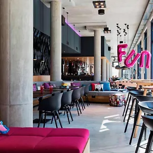 Hotel Moxy Airport, Schwechat